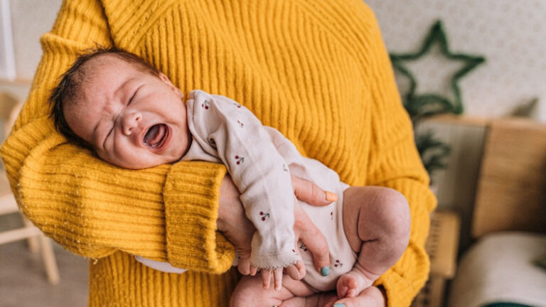 Ağlayan Bir Bebeği Sakinleştirmenin En Güzel Yolu Nedir?