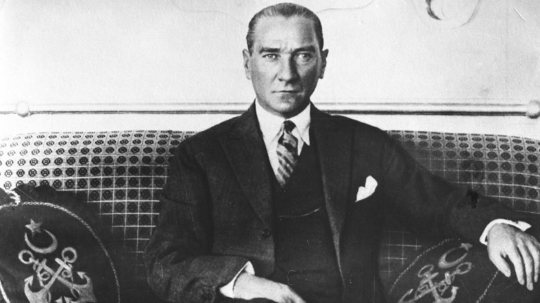 Mustafa Kemal Atatürk'Ün Sıhhatinde Çekilen Görüntüler! - Yerli Portal