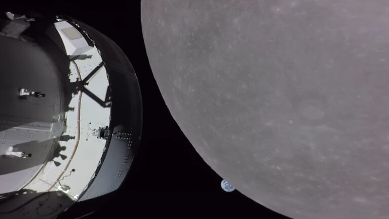 Orion Ay ve Dünya Selfie Görüntüsü