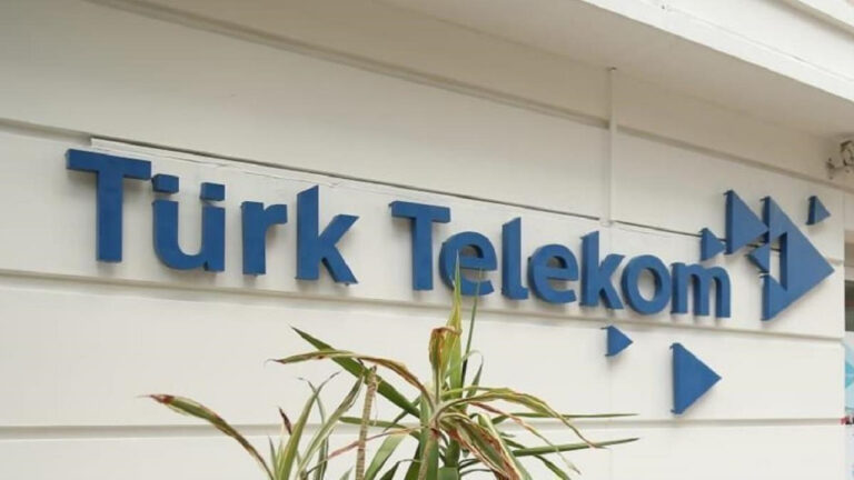 Türk Telekom CEO’su Önal, Taşınabilir Dünya Kongresi’nde basın mensupları ile buluştu