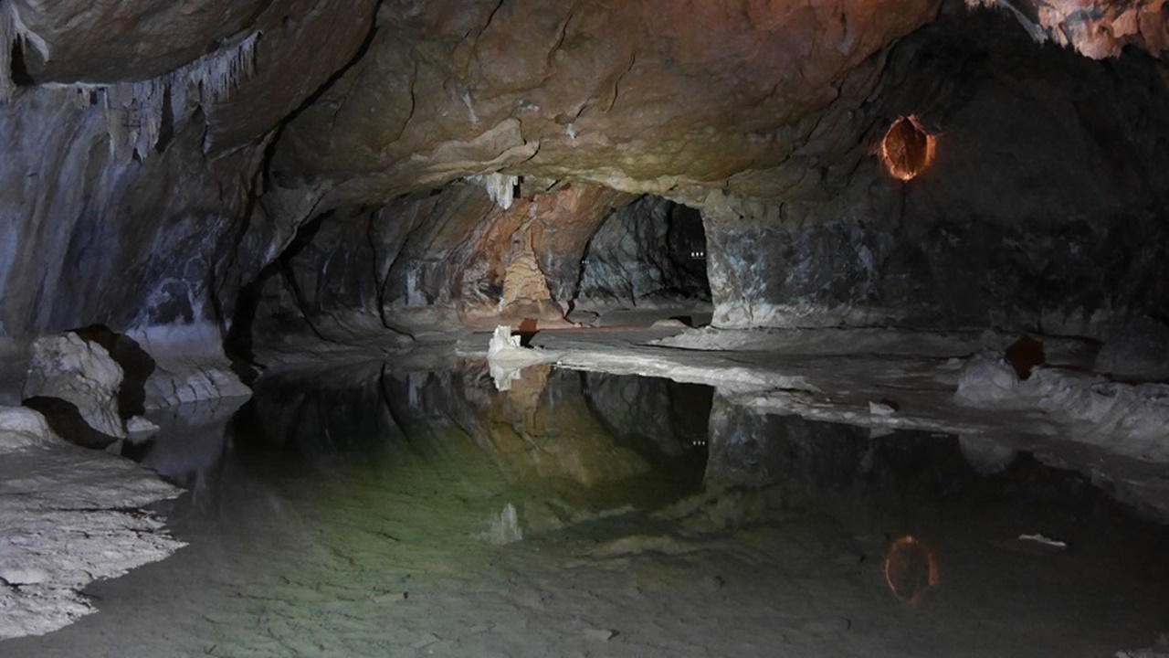 Vakit Algısı Olmadan Bir Mağarada 40 Gün Geçirmek - Yerli Portal